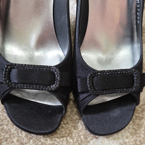 Stuart Weitzman Black Satin Peep-Toe Pumps w/ Rhinestone Bow - Size 8 - Picture 8 of 10